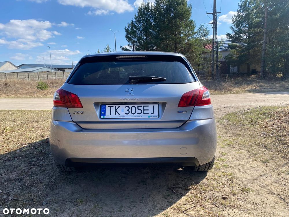 Peugeot 308 1.2 PureTech Allure S&S - 17