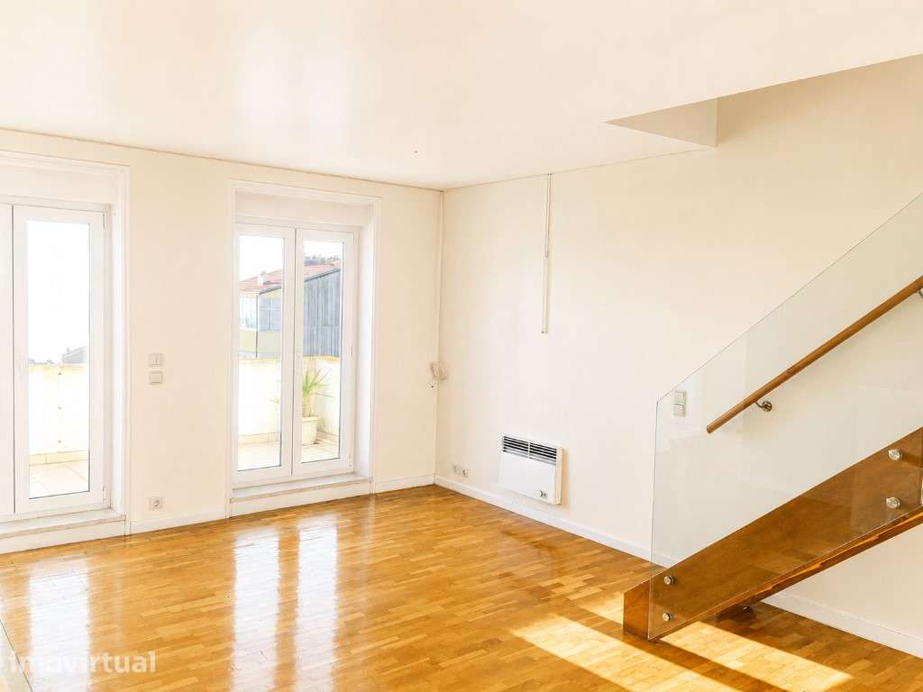 Encantador Duplex T2 com Vista Mar, Terraço e Excelente Exposição S... - Grande imagem: 2/40