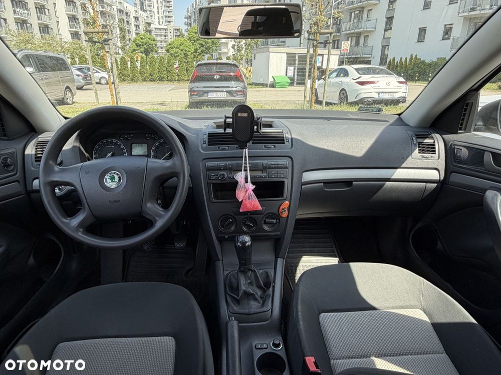 Skoda Octavia 1.6 Classic - 11