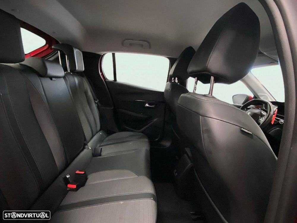 Peugeot 208 1.2 PureTech Allure EAT8 - 17
