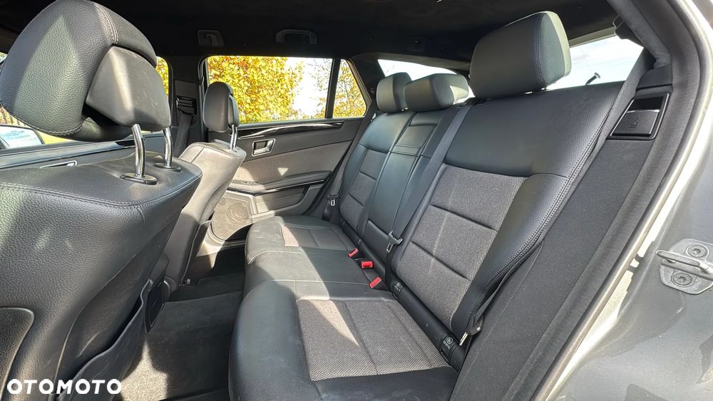 Mercedes-Benz Klasa E 300 T CDI DPF BlueEFFICIENCY 7G-TRONIC Avantgarde - 18