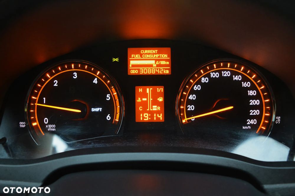 Toyota Avensis 2.0 D-4D Sol - 40