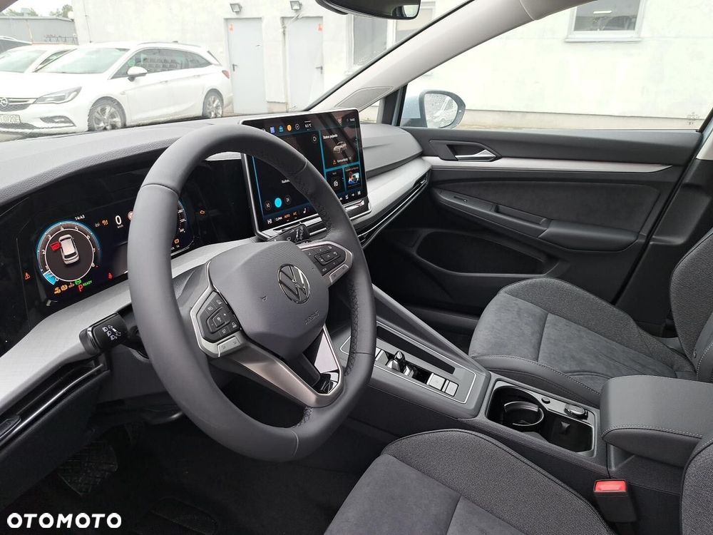 Volkswagen Golf - 9
