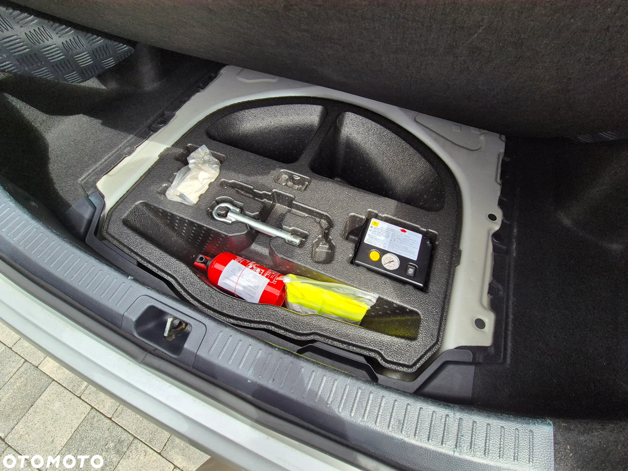 Toyota Corolla 1.8 Hybrid Comfort - 26