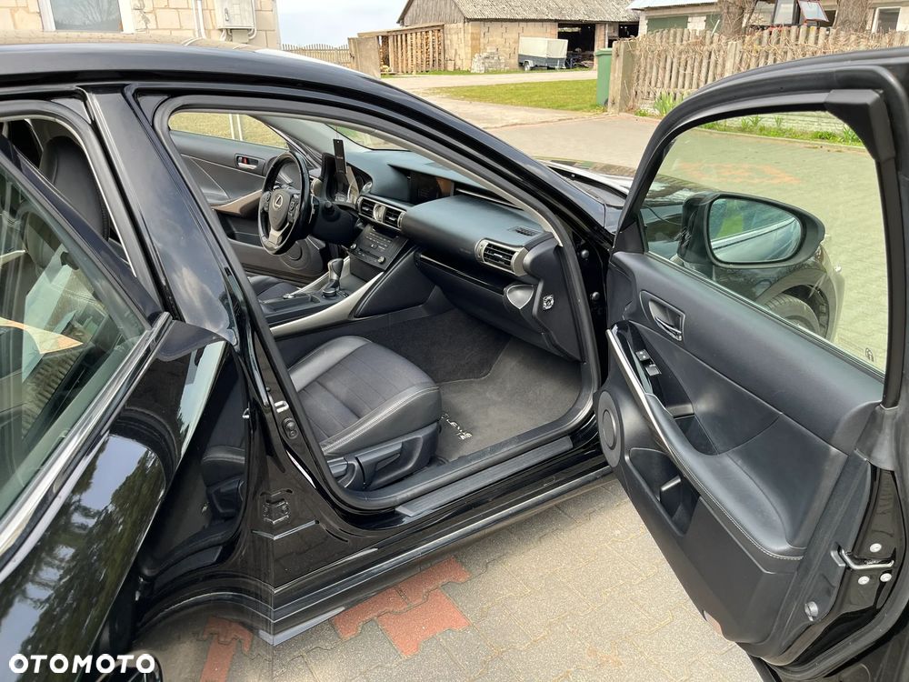 Lexus IS 200t Comfort - 14