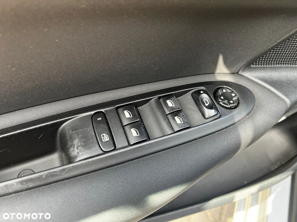 Citroën C4 1.6 VTi SX - 24