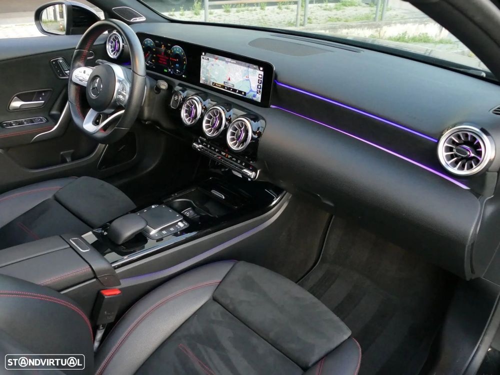 Mercedes-Benz A 250 Limousine e AMG Line - 30