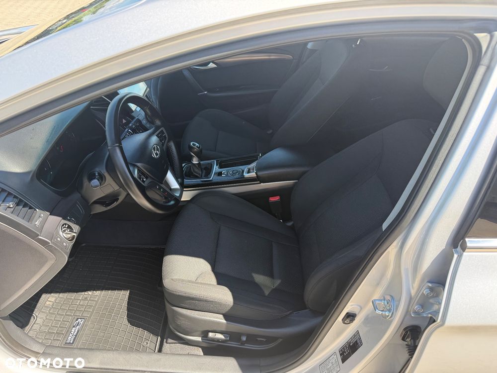 Hyundai i40 Kombi blue 1.6 Family+ - 23