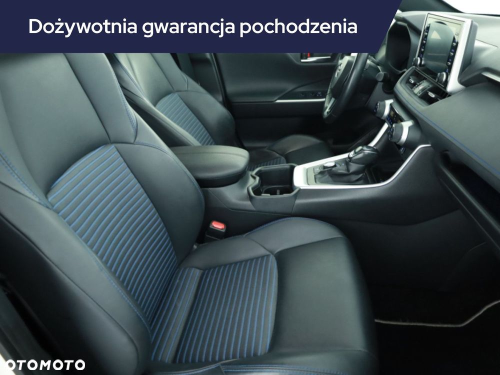 Toyota RAV4 - 8