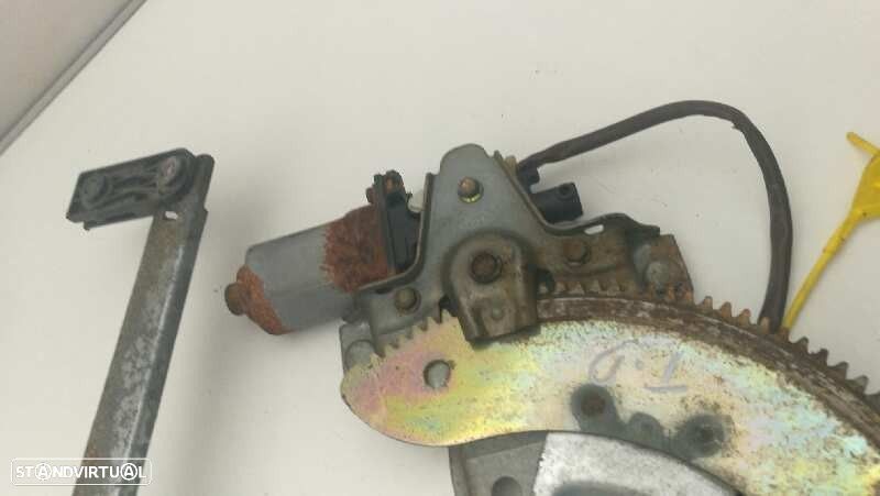 ELEVADOR DE VIDRO TRASEIRO DIREITO KIA CARENS II LIMUSINA 2004 - 4