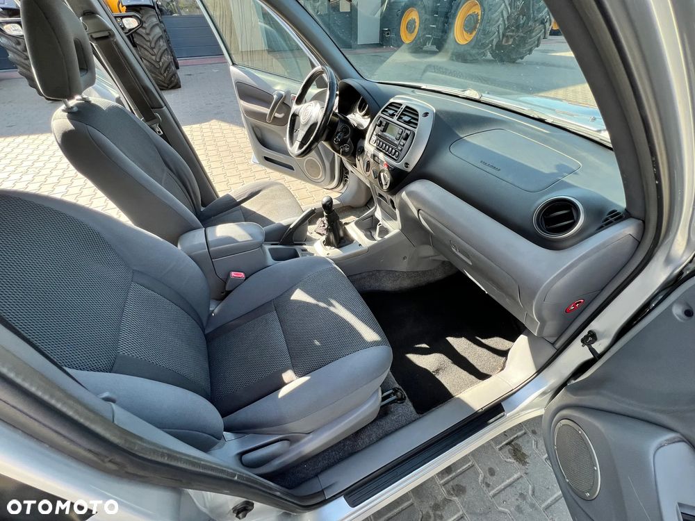 Toyota RAV4 2.0 D-4D 4x4 - 18