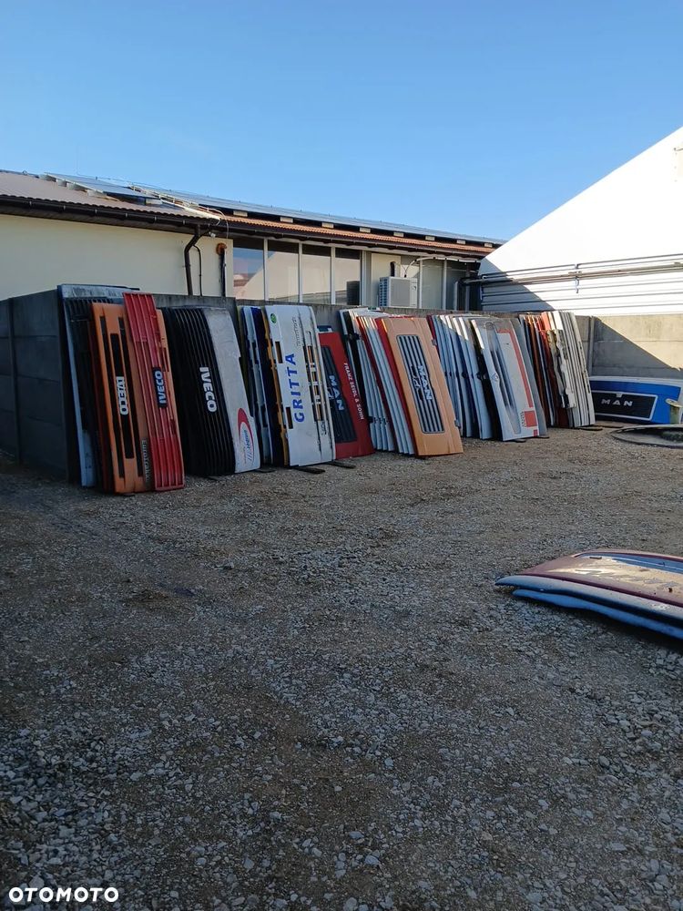 MASKA ATRAPA GRILL STELAŻ SCANIA R P G NGS - 2