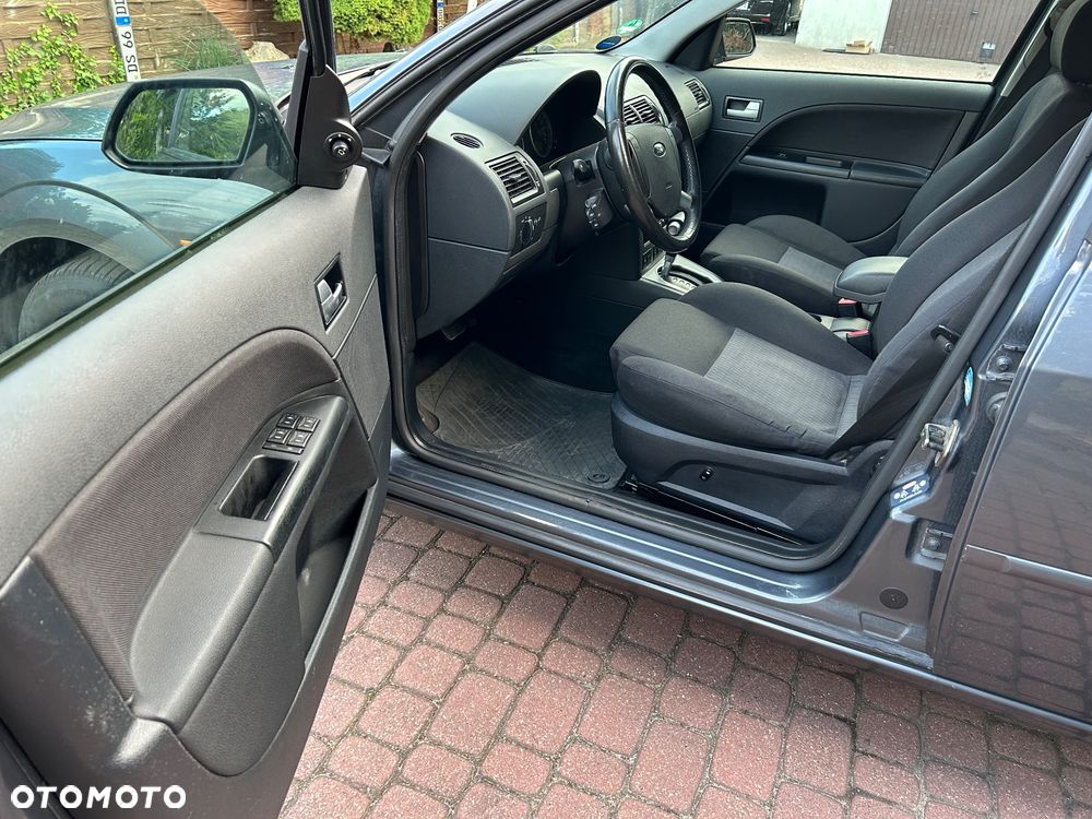 Ford Mondeo 2.0 Trend - 15