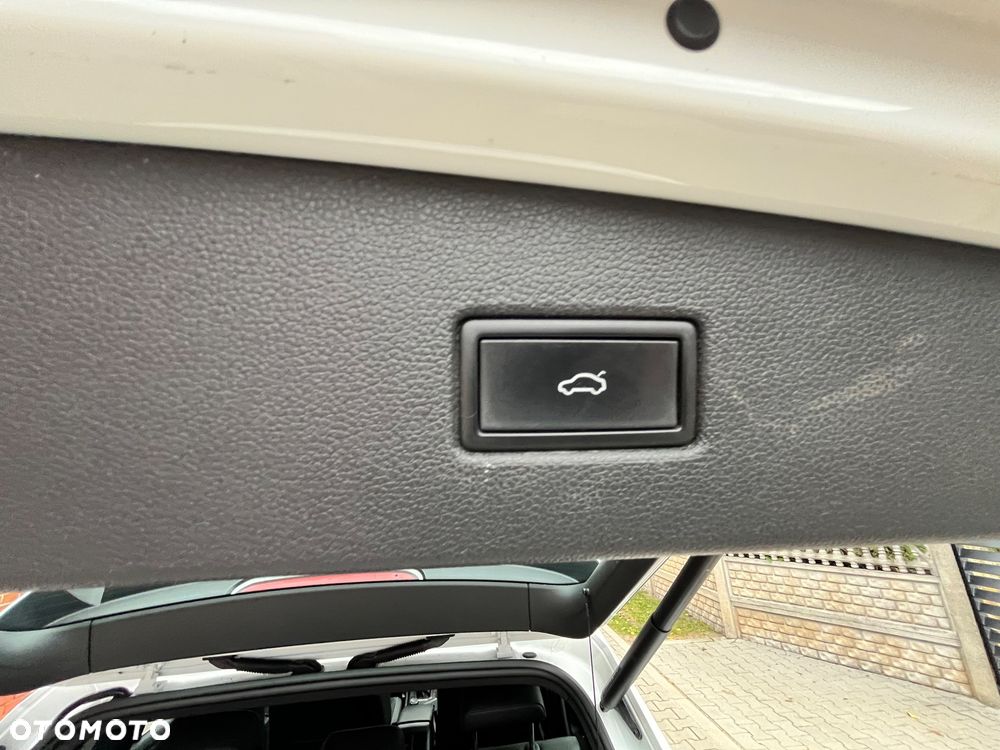 Volkswagen Tiguan 2.0 TDI SCR 4MotION DSG R-Line - 15