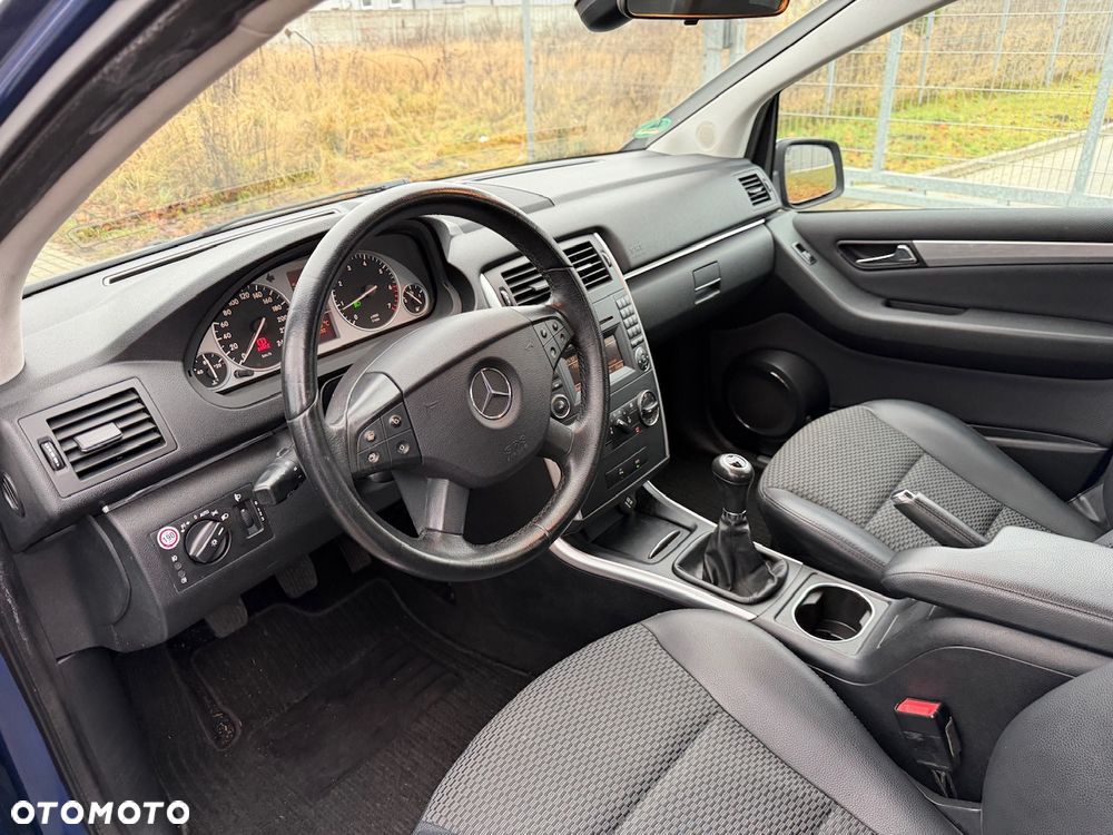 Mercedes-Benz Klasa B 180 - 12