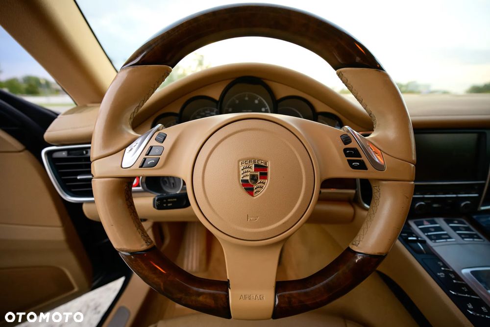 Porsche Panamera - 14