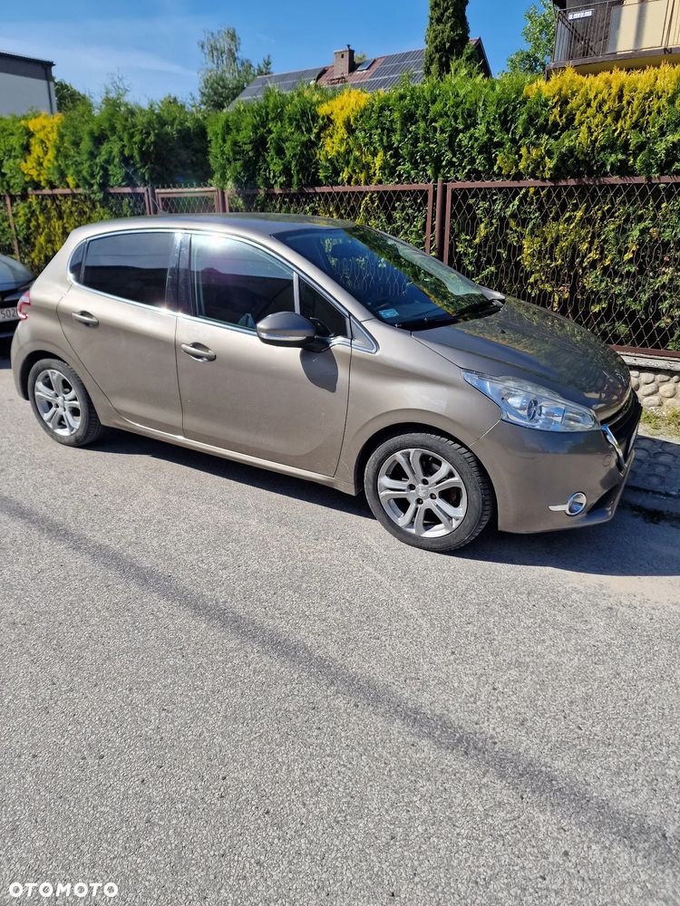 Peugeot 208 1.2 PureTech Allure - 2