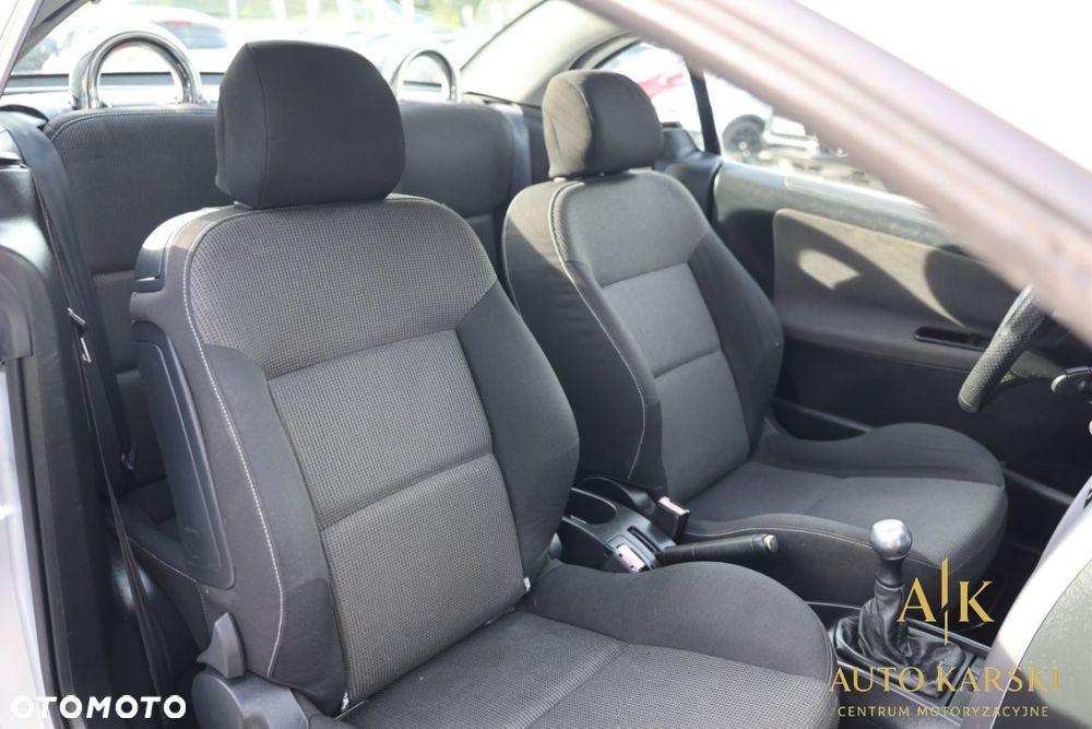 Peugeot 207 - 32