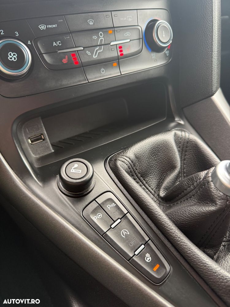 Ford Focus - 22