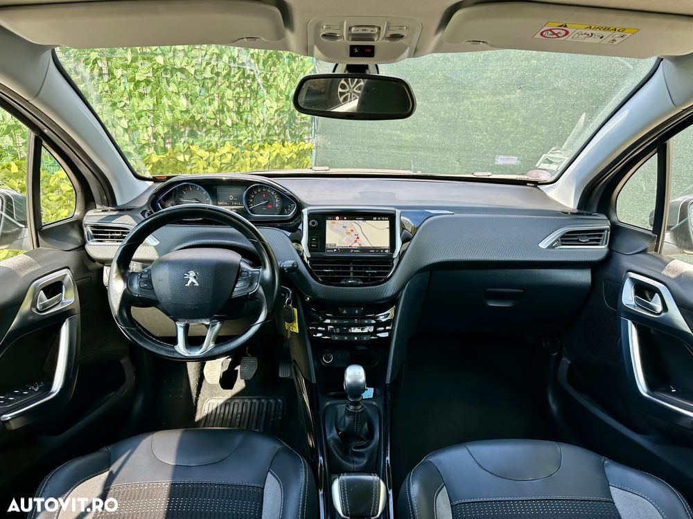 Peugeot 2008 - 8