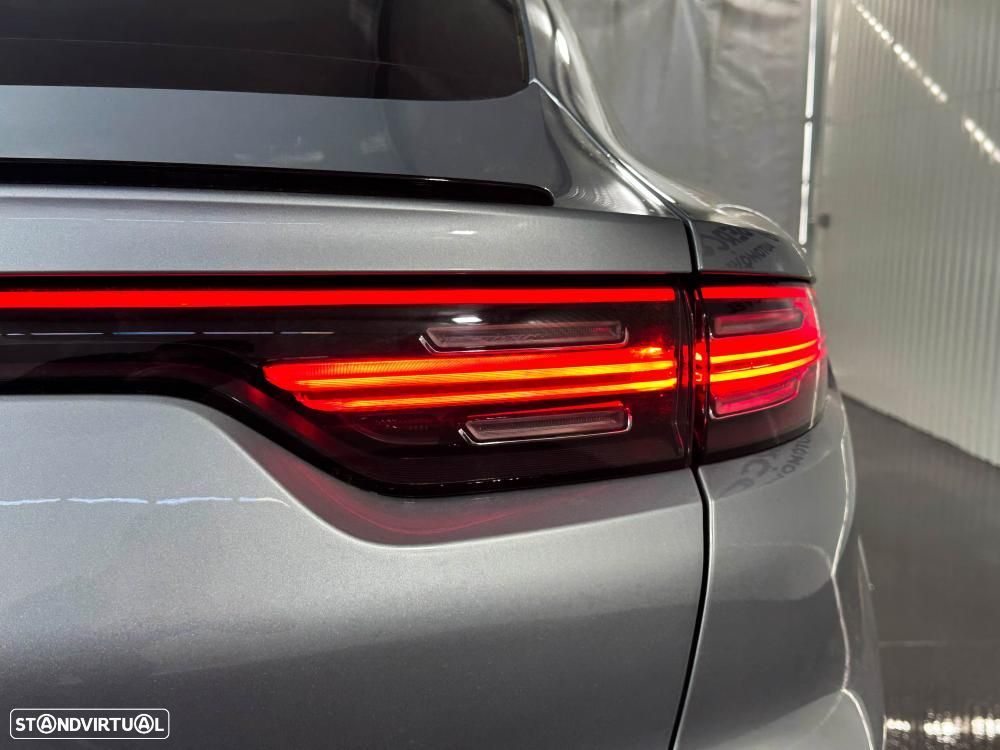 Porsche Cayenne Coupé E-Hybrid Platinum Edition - 21