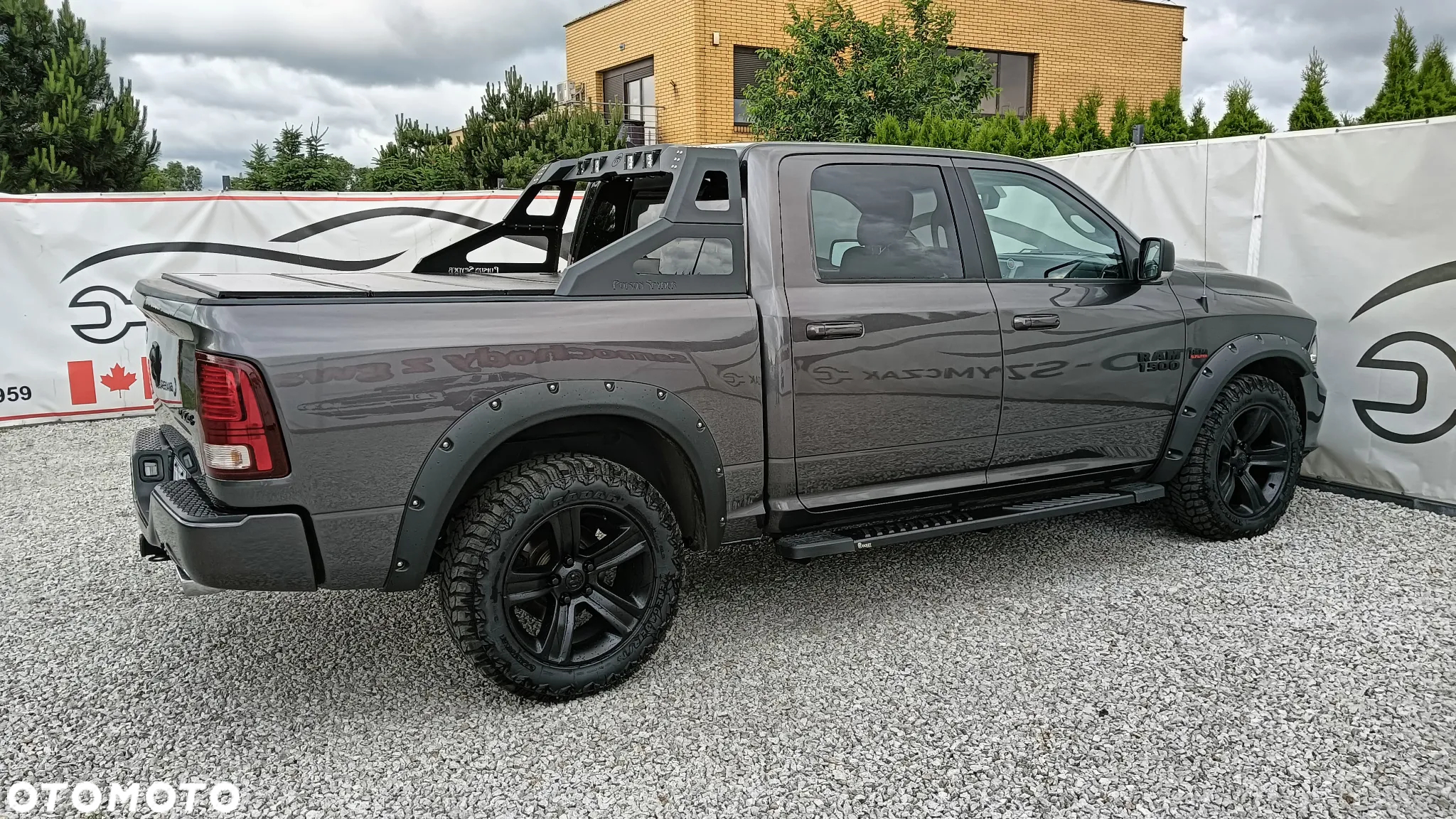 Dodge RAM 1500 5.7 4x4 - 16