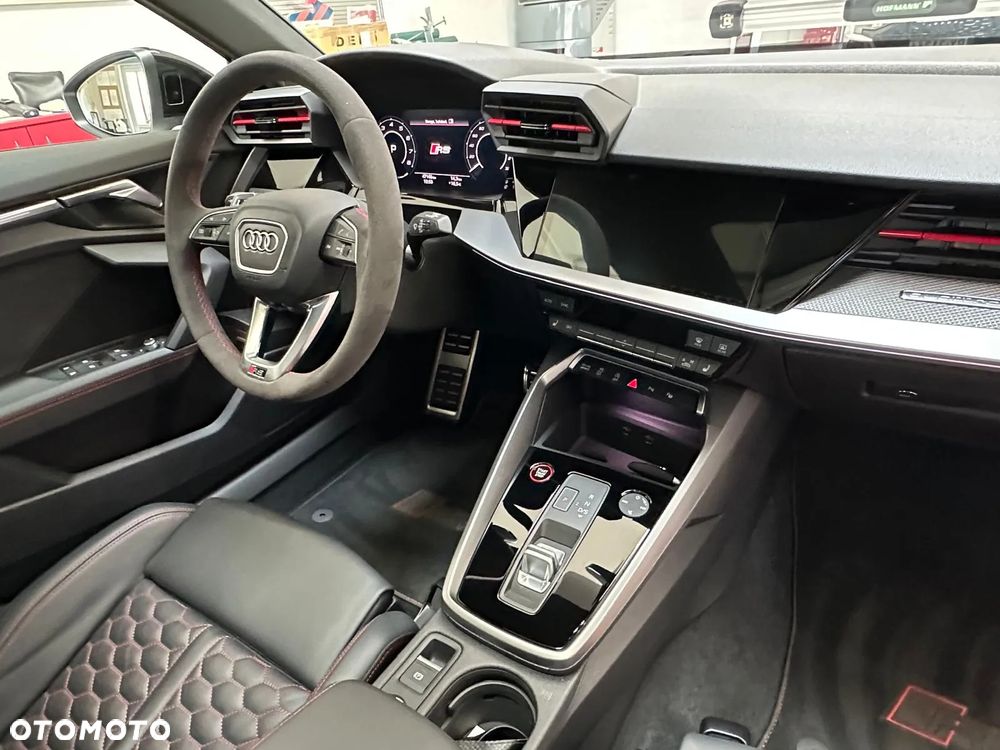 Audi RS3 Sportback - 17