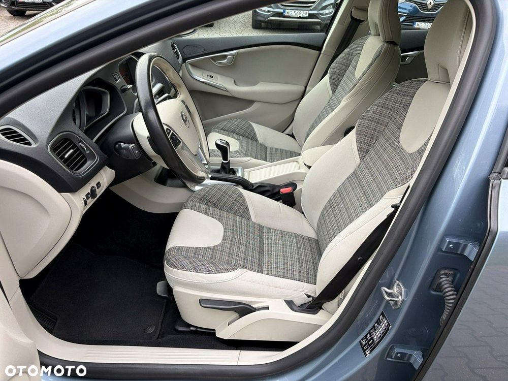 Volvo V40 D2 Momentum - 10