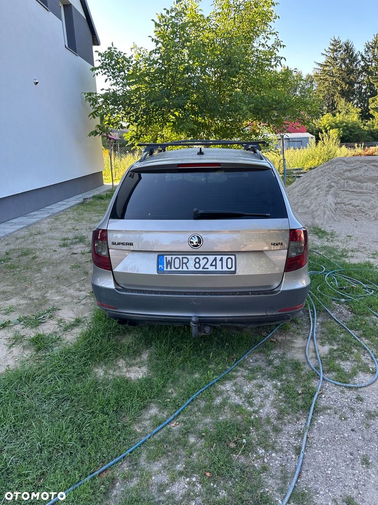 Skoda Superb 2.0 TDI 4x4 Platinum Outdoor DSG - 9