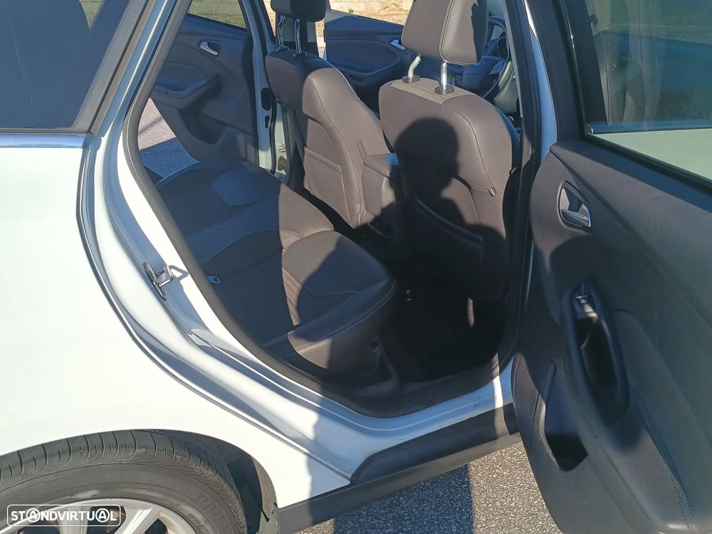 Ford Focus SW 1.0 EcoBoost S&S Titanium - 13