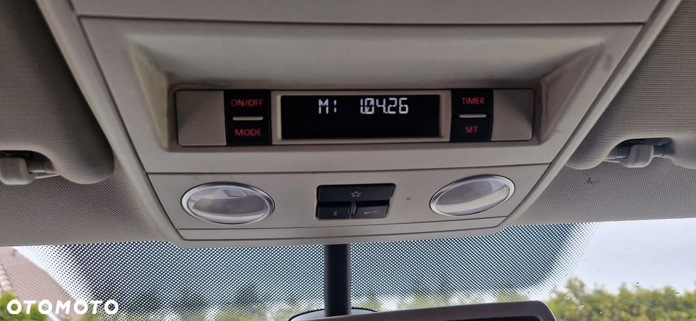Volkswagen Caravelle - 17