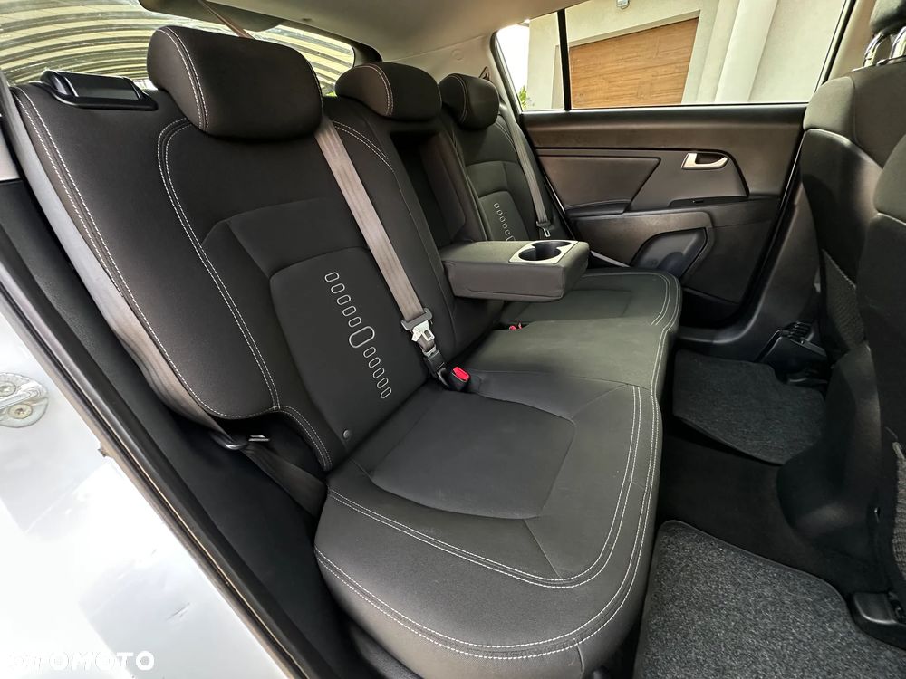 Kia Sportage 1.6 GDI L 2WD - 21