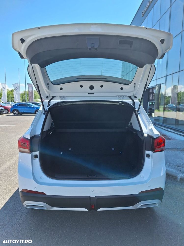 MG ZS HEV - 8