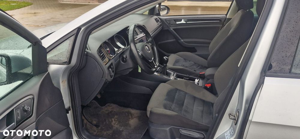 Volkswagen Golf 1.6 TDI DPF Highline - 11