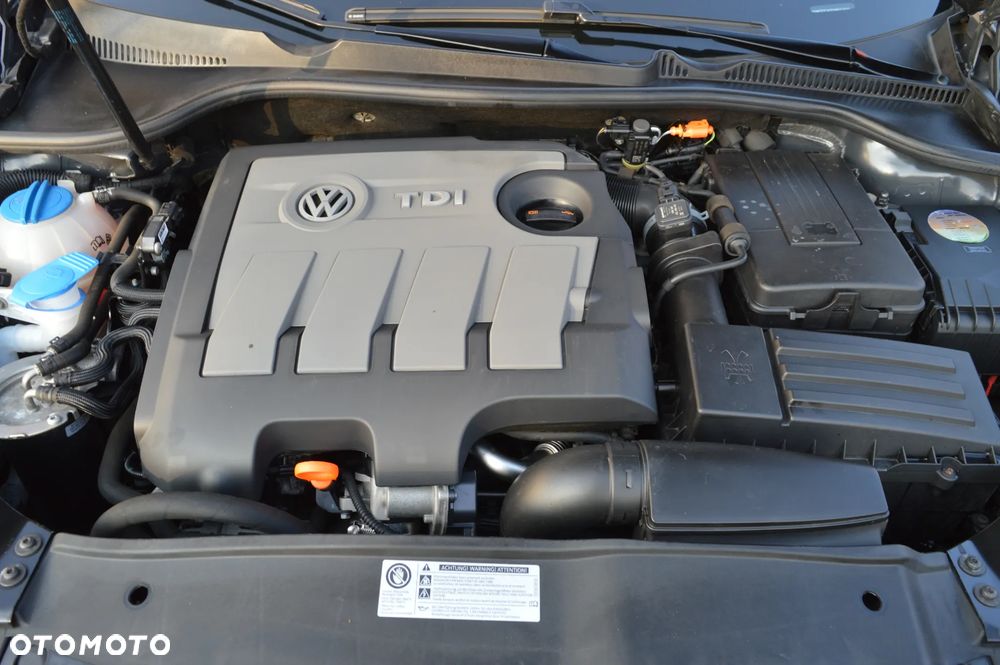 Volkswagen Golf 1.6 TDI DPF BlueMotion Technology Comfortline - 19