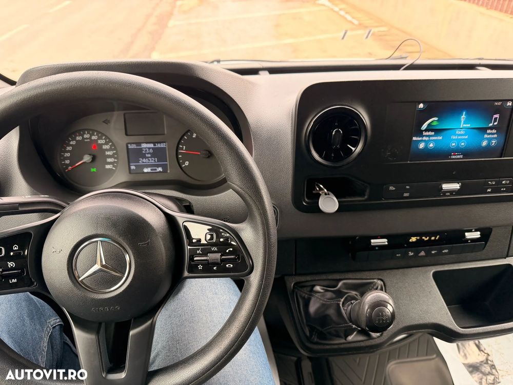 Mercedes-Benz Sprinter - 7