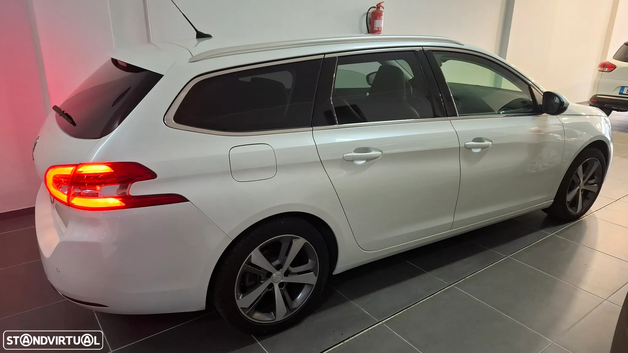 Peugeot 308 SW 1.6 BlueHDi Allure J17 EAT6 - 3