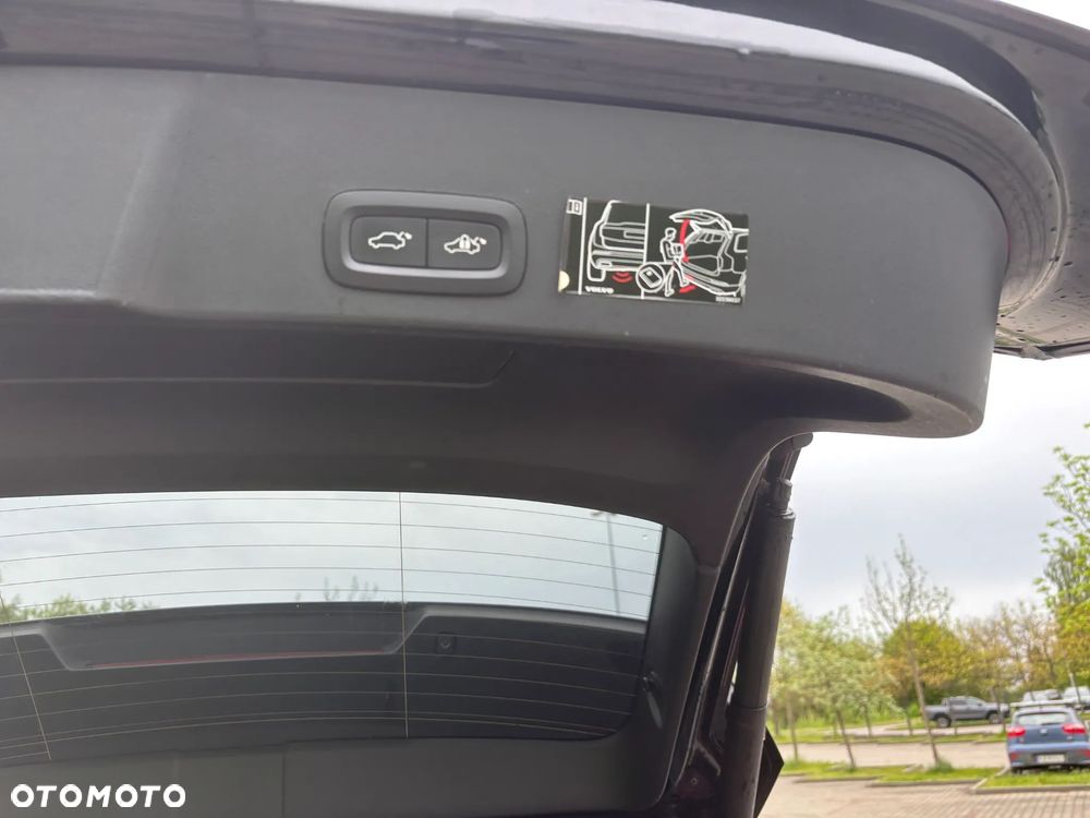 Volvo XC 40 D4 AWD - 18