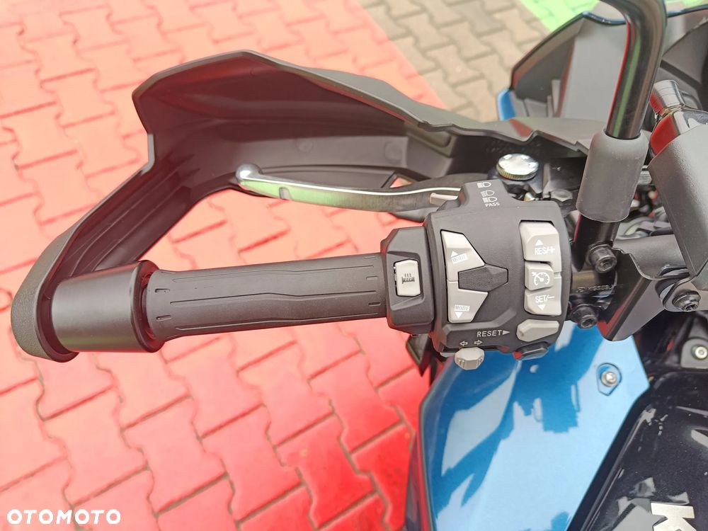 Kawasaki Versys 1000 - 11