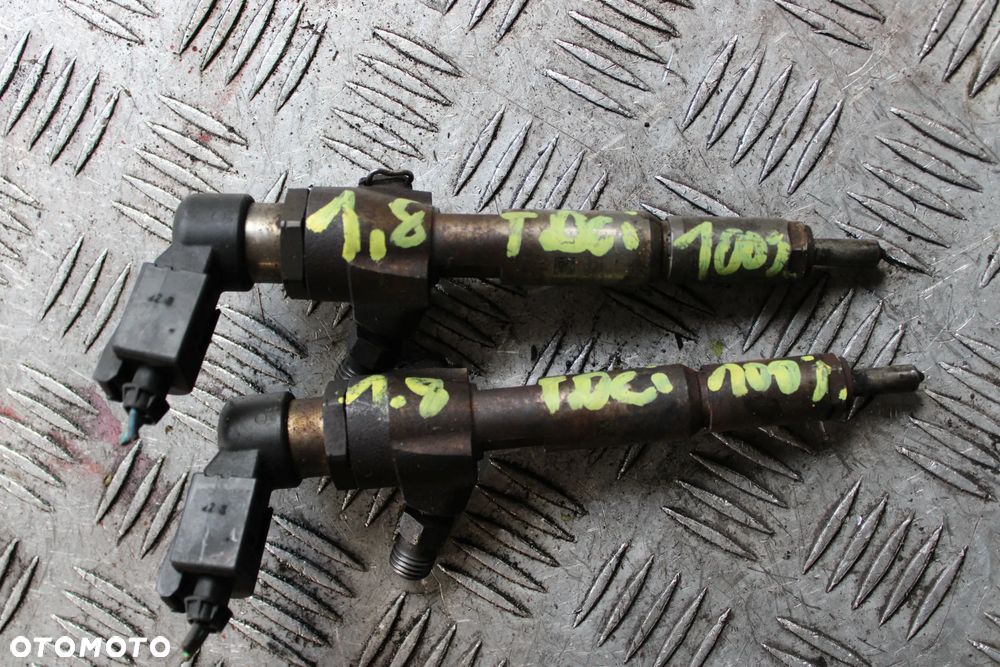 Wtryskiwacz ford 1,8 tdci Simens 4M5Q-9F593-AD cena sztuka