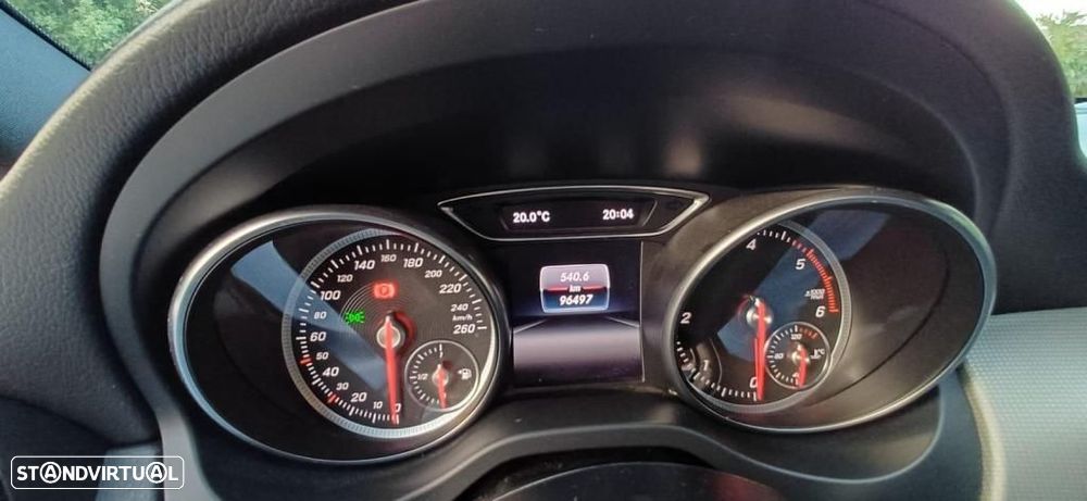 Mercedes-Benz GLA 180 d Urban - 14