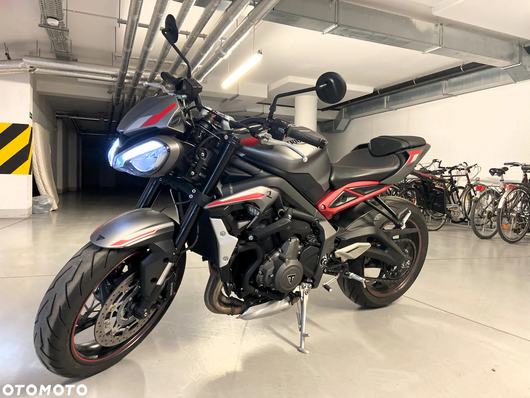 Triumph Street Triple - 11
