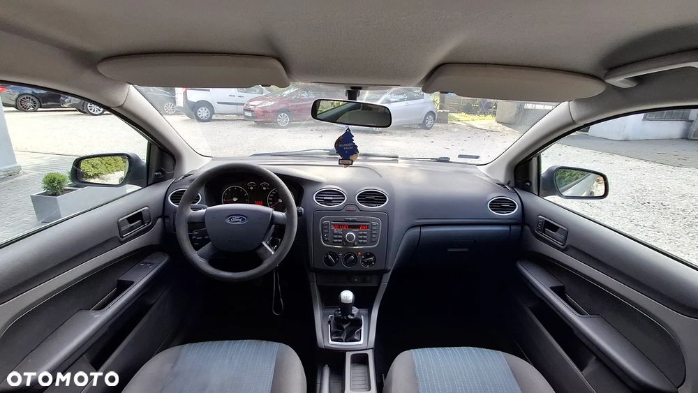 Ford Focus 1.4 Ambiente - 17
