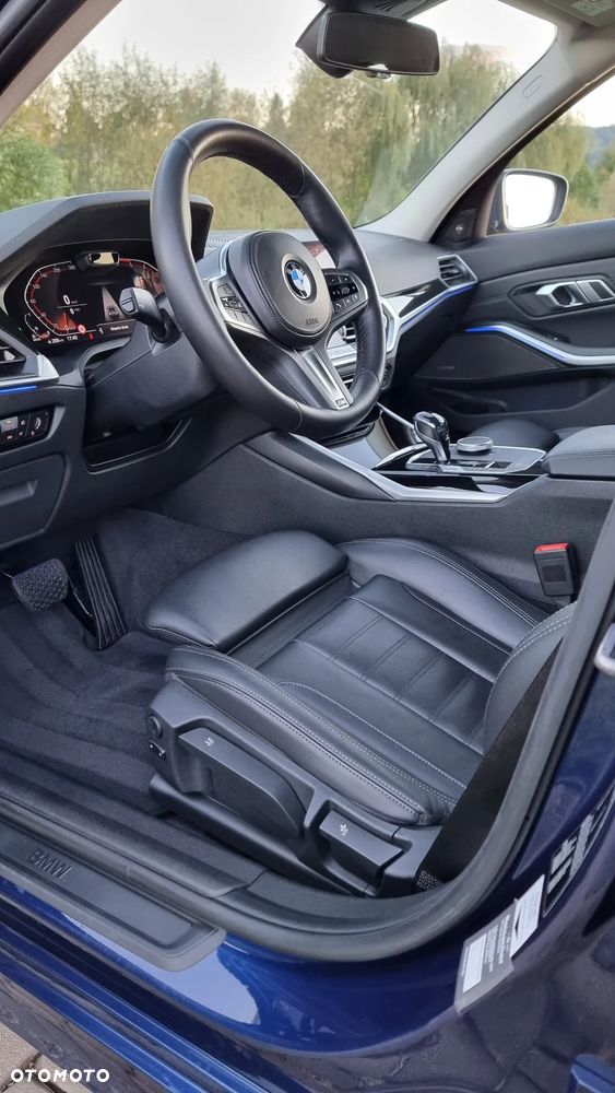BMW Seria 3 320d - 32