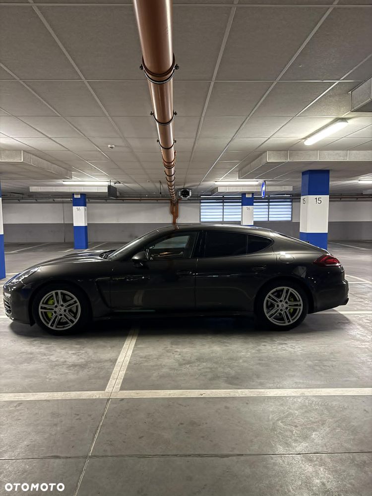 Porsche Panamera - 3