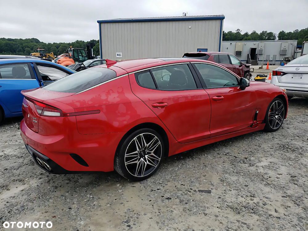 Kia Stinger - 4