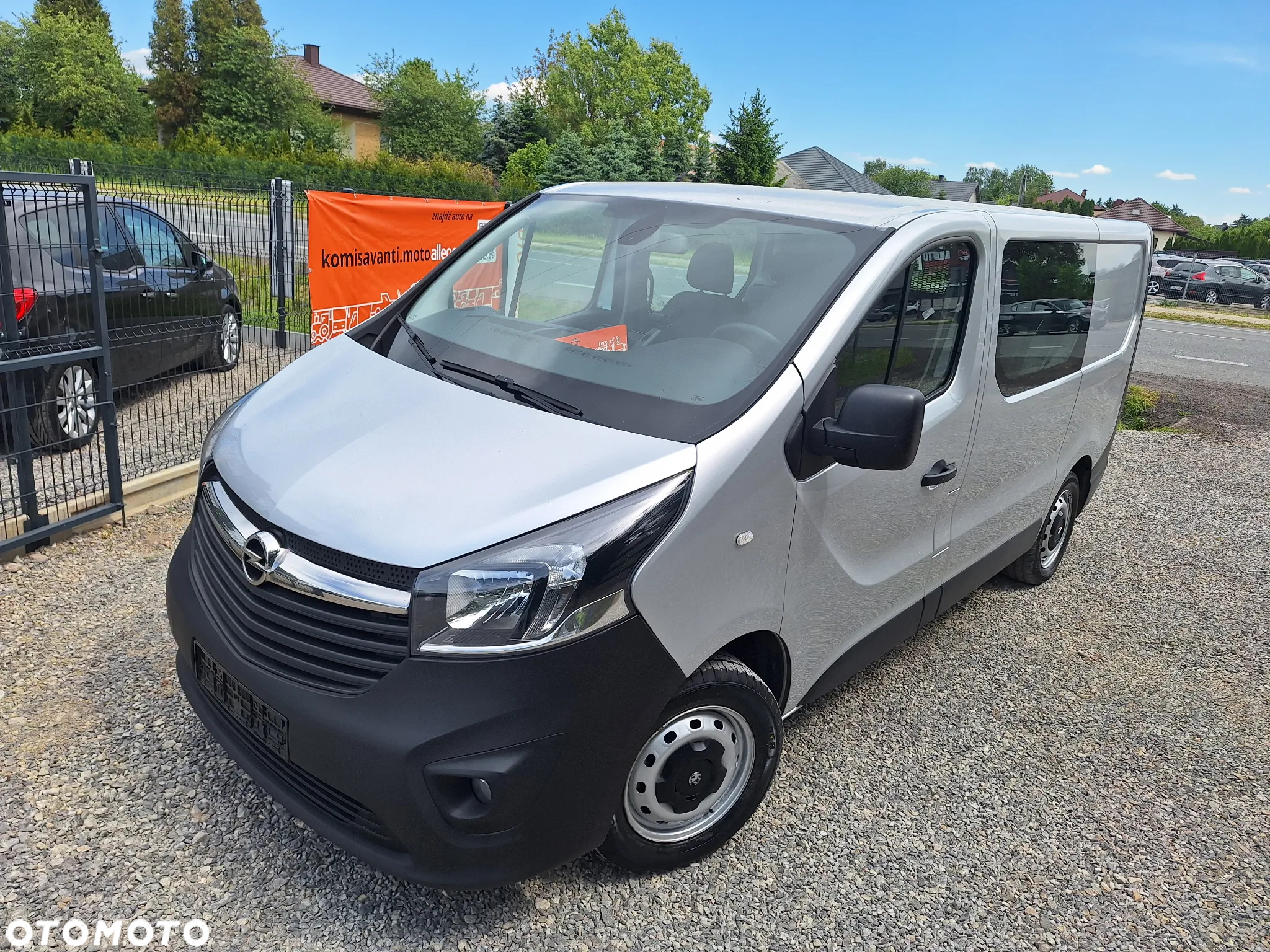 Opel Vivaro - 8