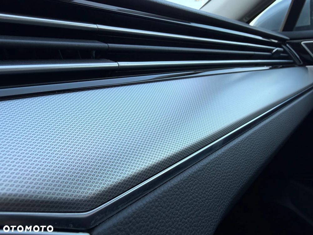 Volkswagen Passat 2.0 TDI SCR DSG Comfortline - 11