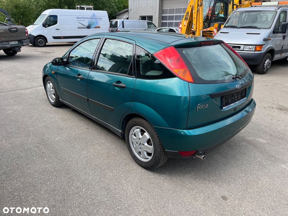 Ford Focus 1.8 Trend - 4