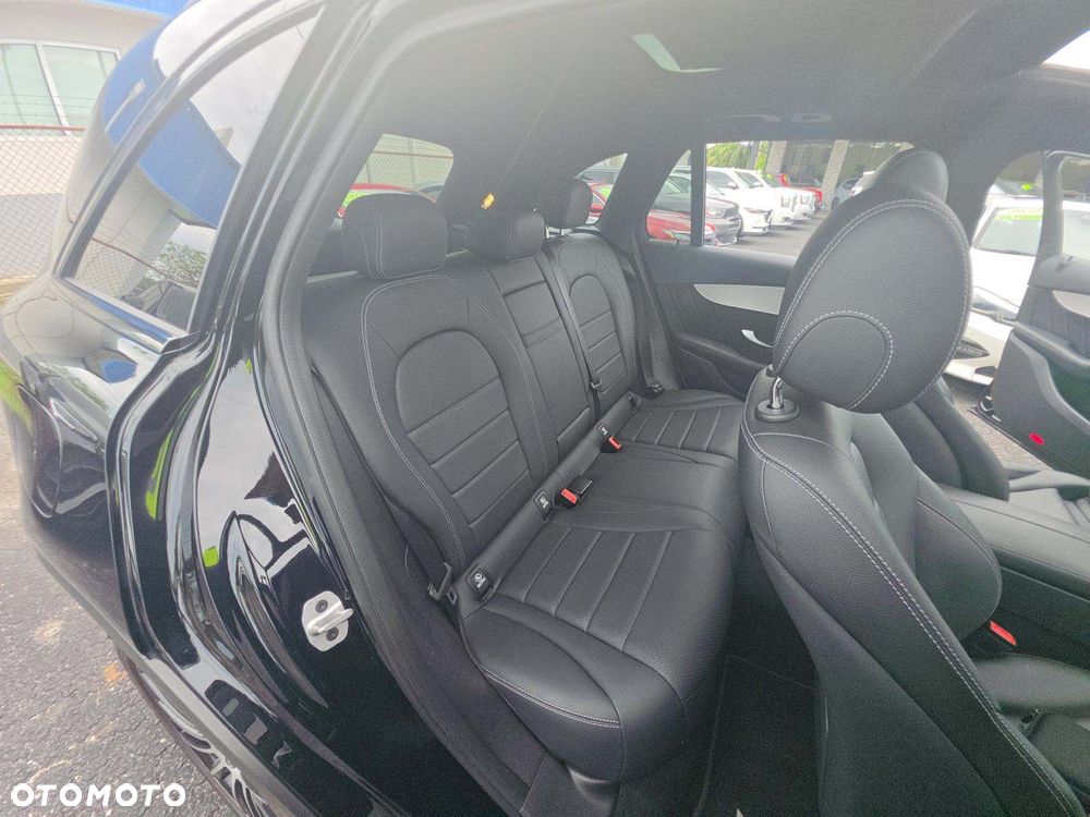 Mercedes-Benz GLC 300 4Matic 9G-TRONIC AMG Line - 10